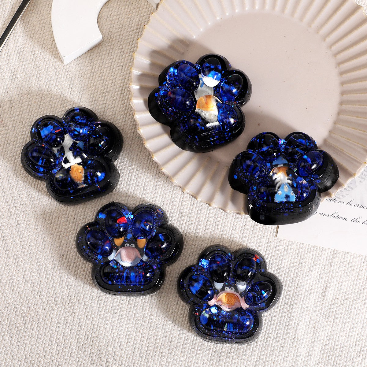 Jucarie Antistres Squishy, Flippy, cu Revenire Lenta, Squeeze Pinch Family, Model Cat Paw, 6.5 x 6 cm, din Tpr, 4-6 Ani, Model 3 Vietati Marine, Negru cu Insertii