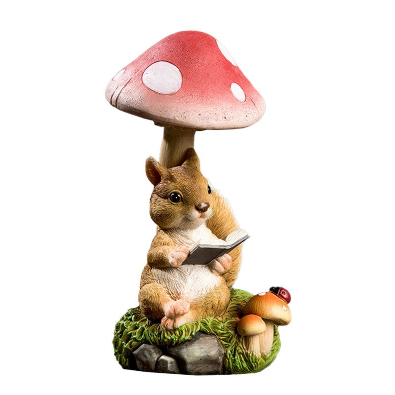 Decoratiune pentru Gradina, Flippy, Lumini LED cu Incarcare solara, 19.5 x 9.5 x 9.5 cm, Model Ciuperca cu Veverita care Citeste, Maro