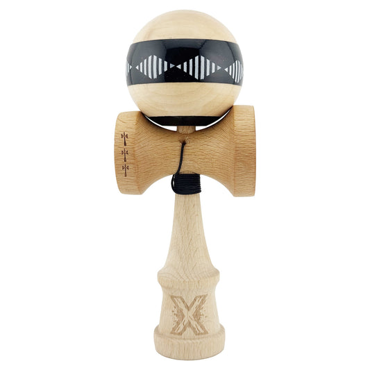 Kendama X FREQUENCY Originala, Profesionala, Flippy, Big Cups V2, Super Sticky cu Cupe Mari, Rulment Metalic, din lemn 18 cm, Ata 55 cm, Negru/Maro