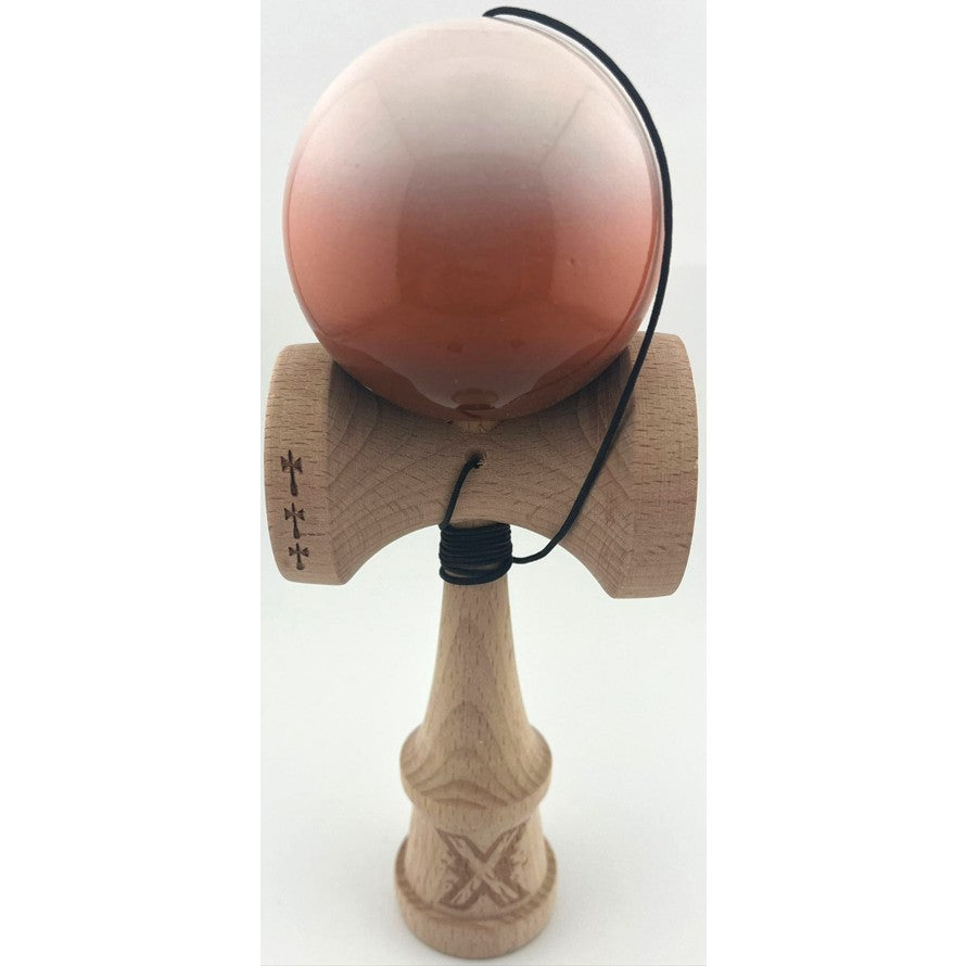 Kendama X Originala, Profesionala, Flippy, Big Cups V2, Super Sticky cu Cupe Mari, din lemn 18 cm, Rulment Metalic cu Ata 55 cm, Alb/Maro