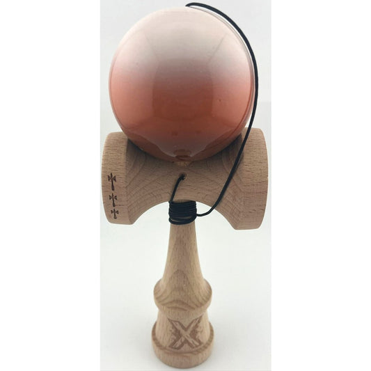 Kendama X Originala, Profesionala, Flippy, Big Cups V2, Super Sticky cu Cupe Mari, din lemn 18 cm, Rulment Metalic cu Ata 55 cm, Alb/Maro