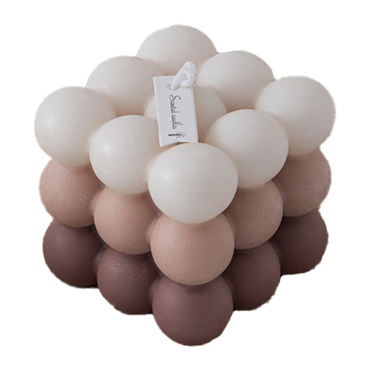 Lumanare Parfumata, Flippy, din Ceara De Soia, Model Cub, Gradient in 3 Culori Pale, 6x6x6 cm, Aroma de Busuioc, Maro