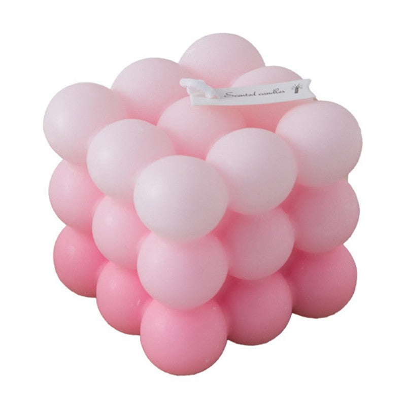 Lumanare Parfumata, Flippy, din Ceara De Soia, Model Cub, Gradient in 3 Culori Pale, 6x6x6 cm, Aroma de Piersic Alb, Roz