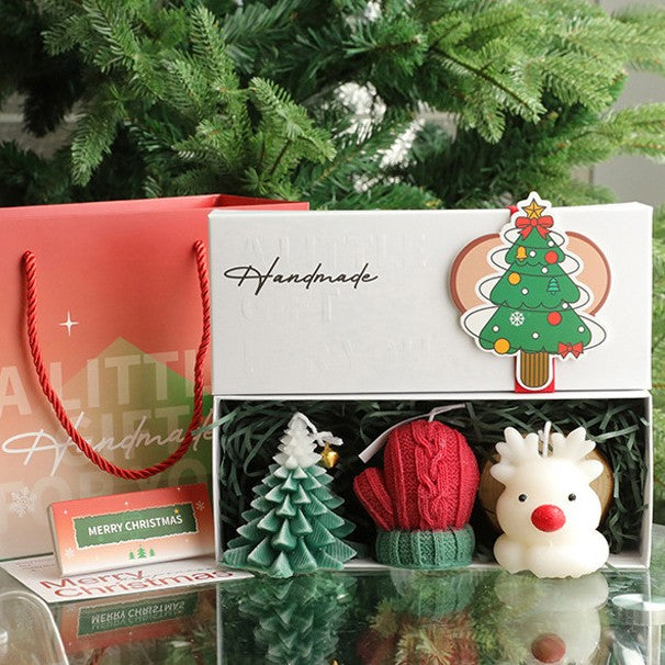 Lumanari Parfumate de Craciun, Flippy, GIFT BOX din 3 Lumanari din Ceara de Soia, Model A Brad, Manusa, Ren, 22.5 x 9.5 x 9 cm, Multicolor