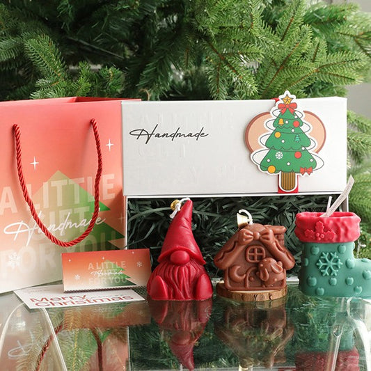 Lumanari Parfumate de Craciun, Flippy, GIFT BOX din 3 Lumanari din Ceara de Soia, Model B Pitic, Casuta, Ciorap, 22.5 x 9.5 x 9 cm, Multicolor