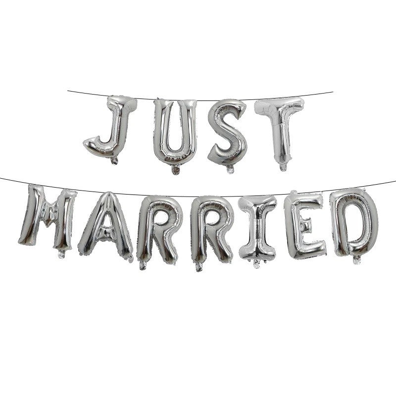 Set Baloane din Folie Metalizata, Flippy, Figurine Litere, Model Just Married, Tema Nunta, 40 cm, Baloane Party, Ambalaj Individual, Pai inclus, Umflare cu Aer sau Heliu, Argintiu